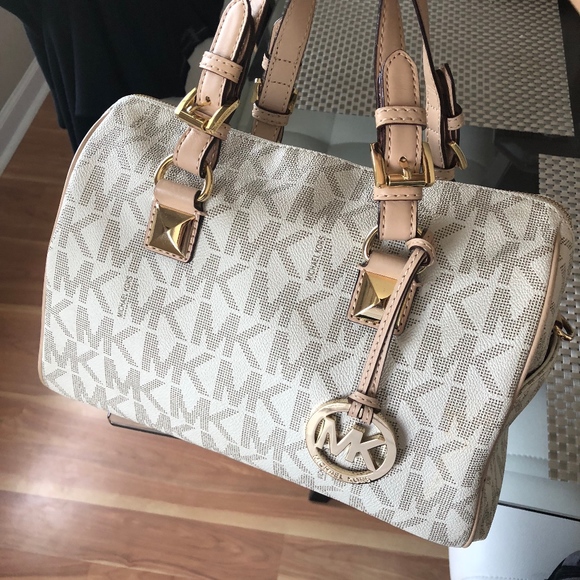Michael Kors Handbags - Michael Kors Bag